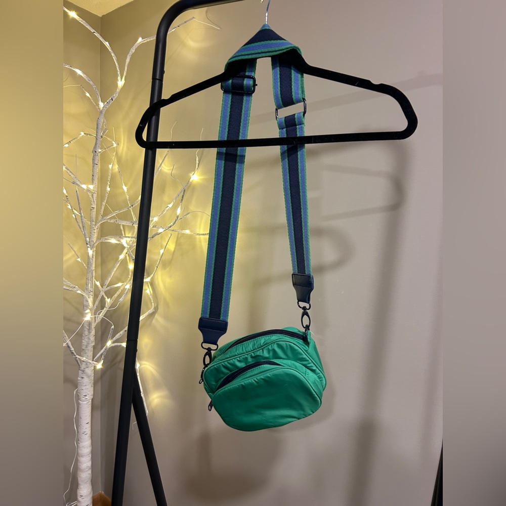 Aerie cross purse. Elevated detail, and adjustable strap